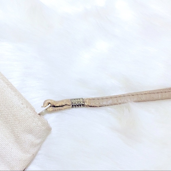 Lovely Vintage Zipper Wristlet Pouch w/Bow Detail - Picture 7 of 15